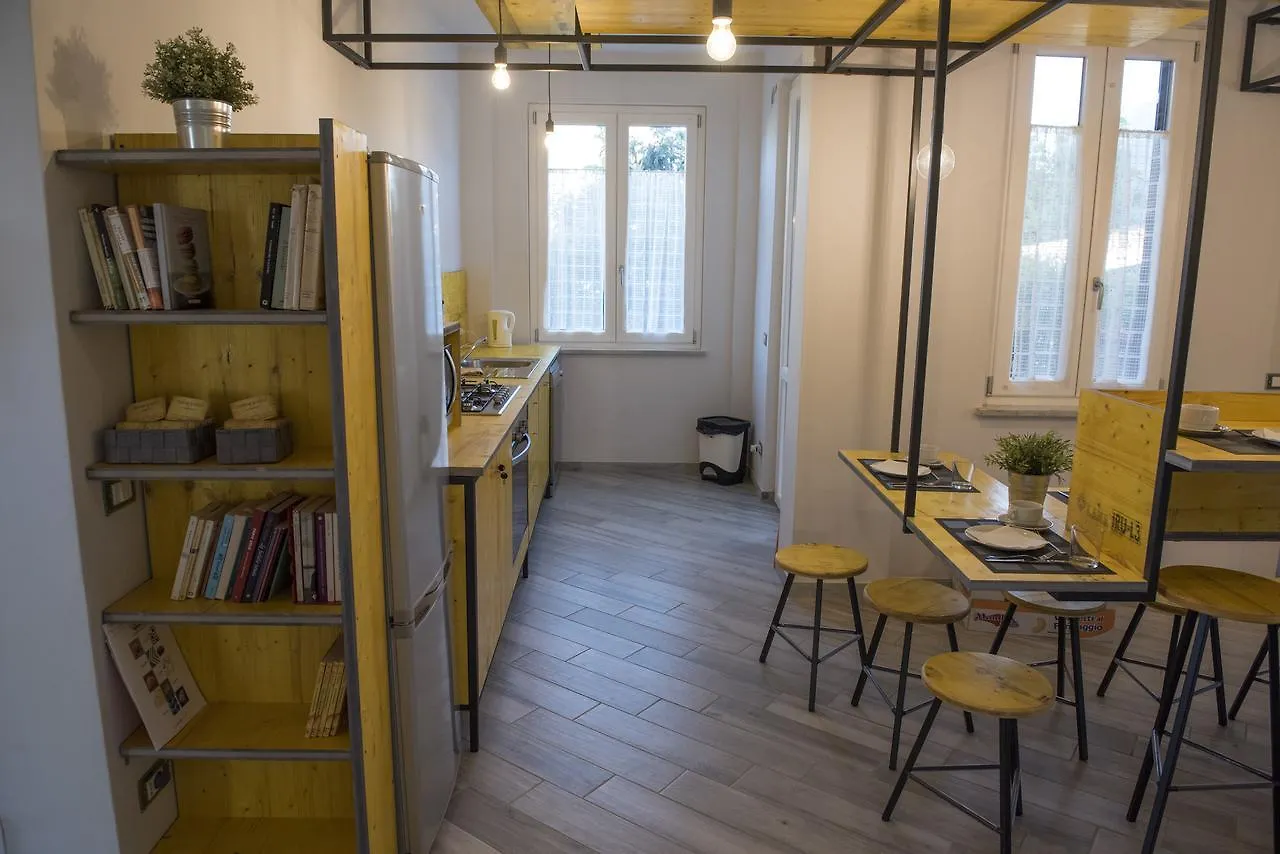 B&B L'Officina Di Apollo Mondello 2*,